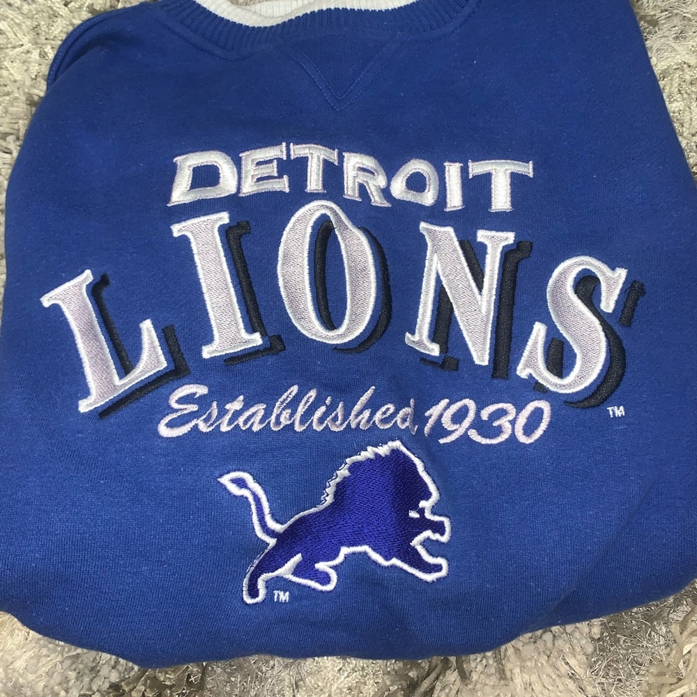 Detroit lions sweatshirt